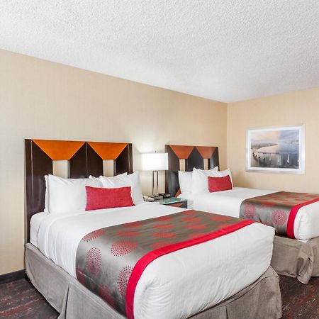 Ramada By Wyndham San Diego National City Eksteriør billede