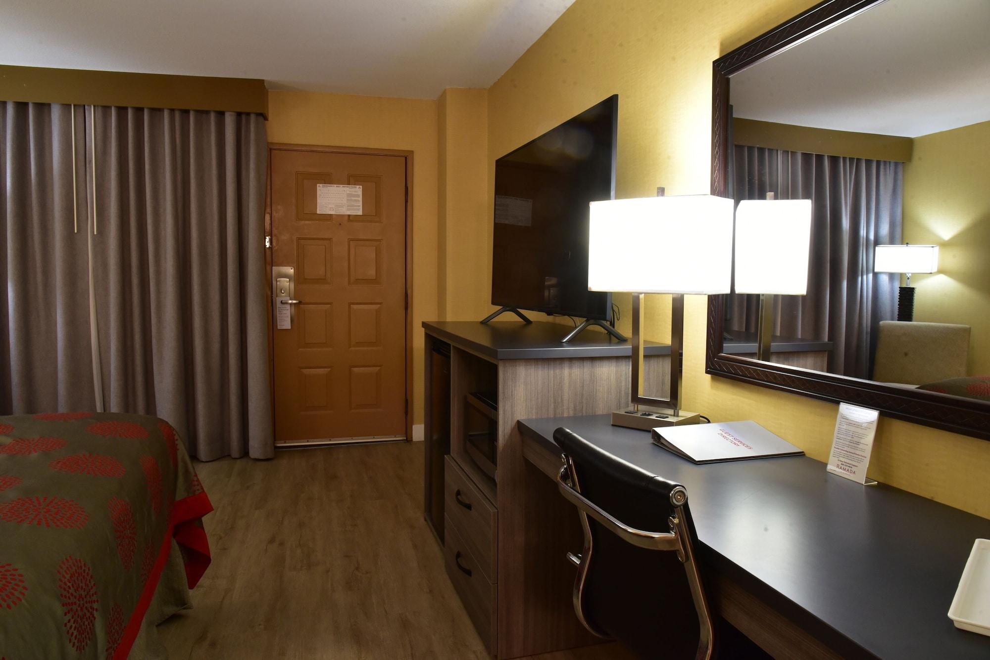 Ramada By Wyndham San Diego National City Eksteriør billede