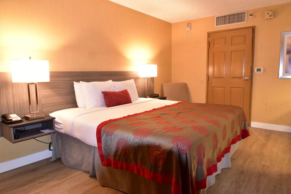 Ramada By Wyndham San Diego National City Eksteriør billede