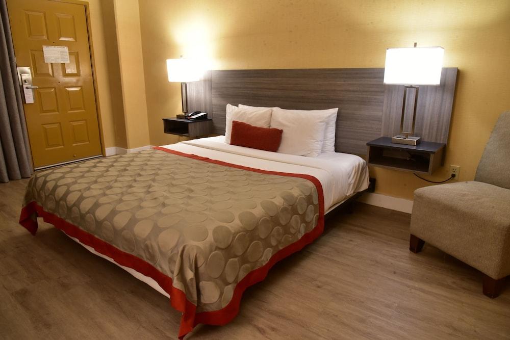 Ramada By Wyndham San Diego National City Eksteriør billede