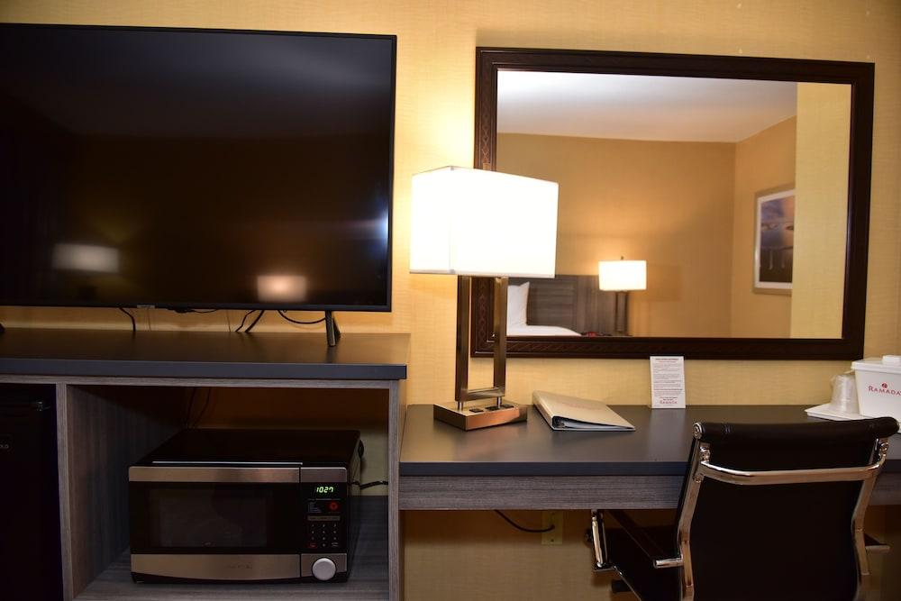 Ramada By Wyndham San Diego National City Eksteriør billede