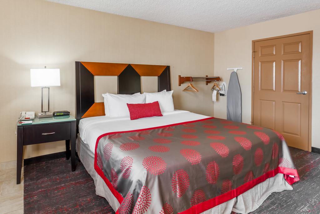 Ramada By Wyndham San Diego National City Eksteriør billede