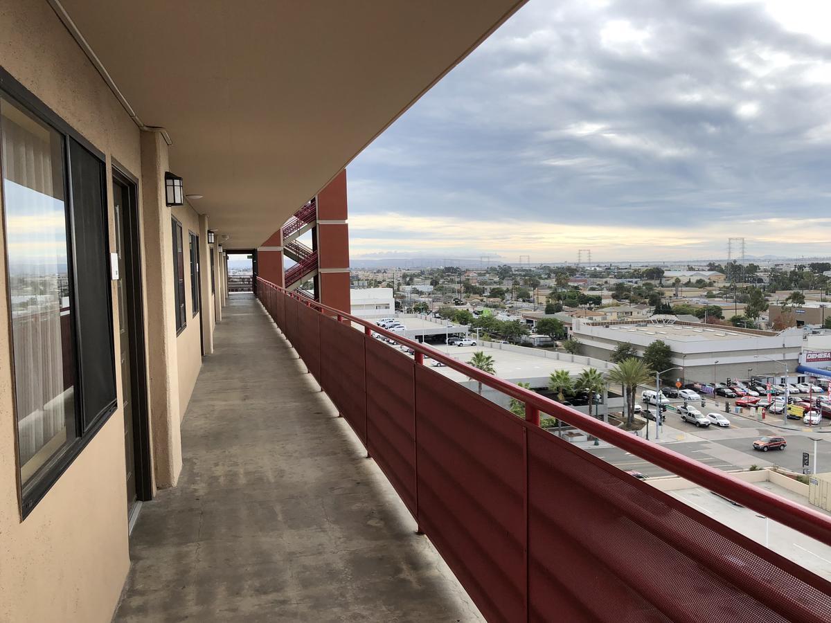 Ramada By Wyndham San Diego National City Eksteriør billede
