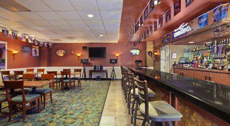 Ramada By Wyndham San Diego National City Eksteriør billede