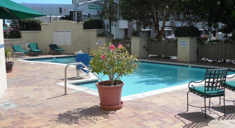 Ramada By Wyndham San Diego National City Eksteriør billede
